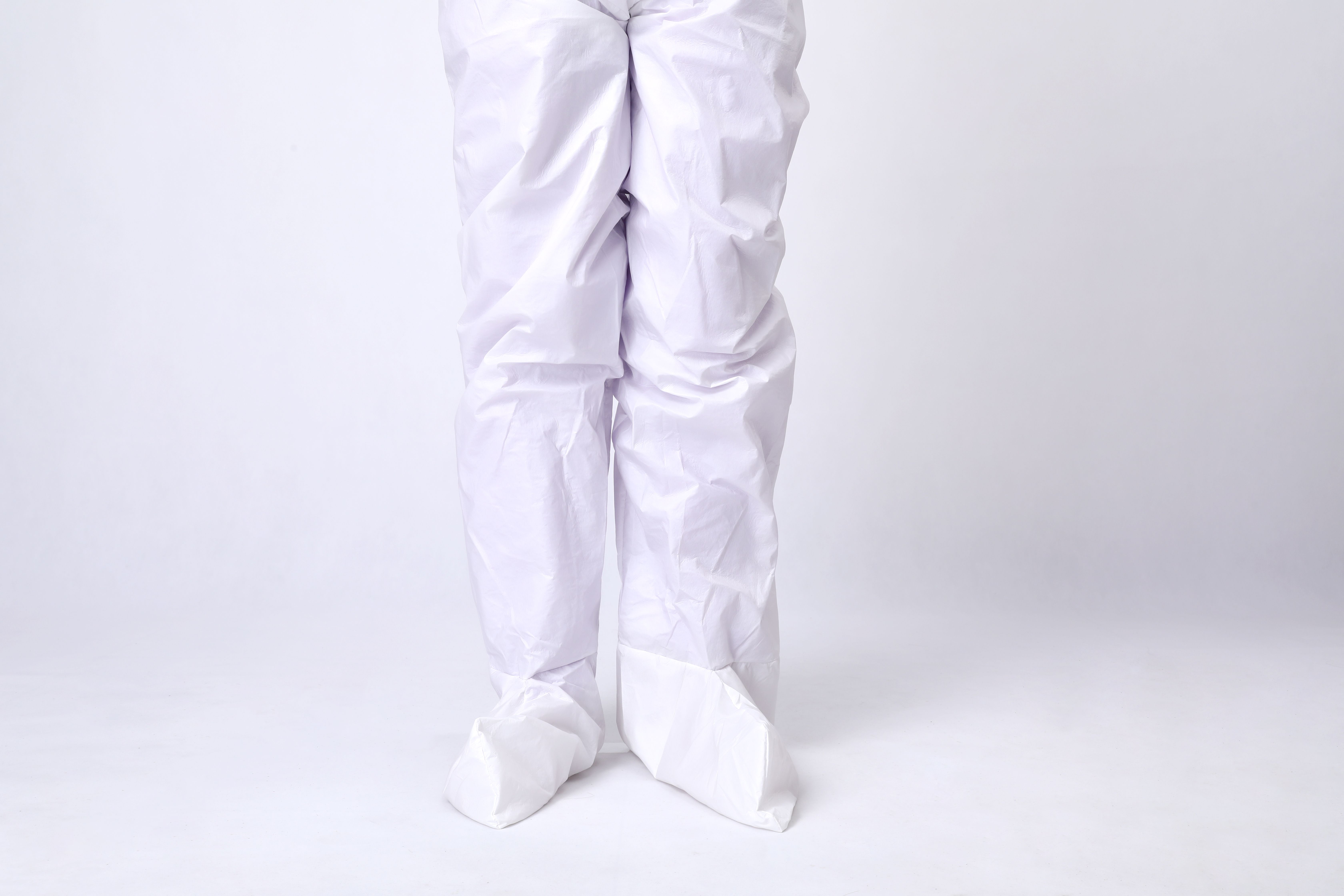 White Hazmat Suits Disposable 2XL, Pack of 5 Disposable Coveralls for Men 60 GSM Microporous, Protective Suit Disposable Attached Hood, Boots, Elastic Wrist/Lower Back, Storm Flap Zipper Cover